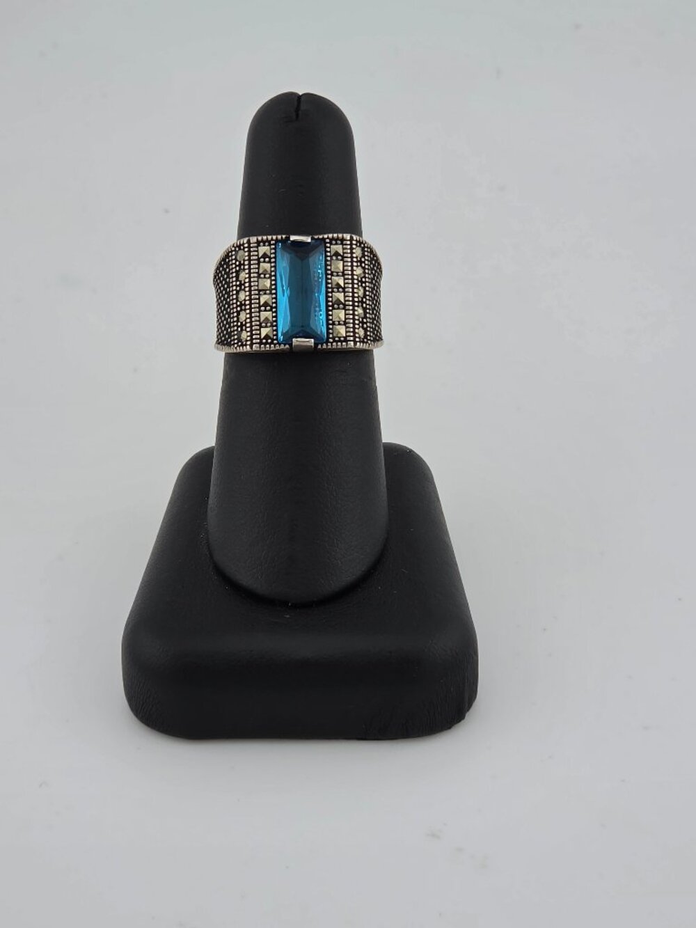 Brand New Sterling Silver 925 blue gemstone Ring
